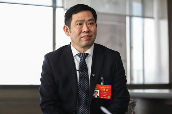 给哪吒汽车的时间不多了ayx爱游戏app留(图2)